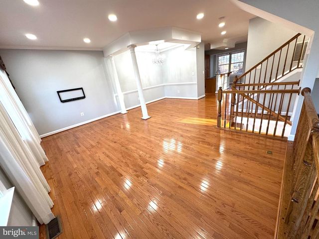 12915 STARTERS LANE, Fairfax, VA 22033