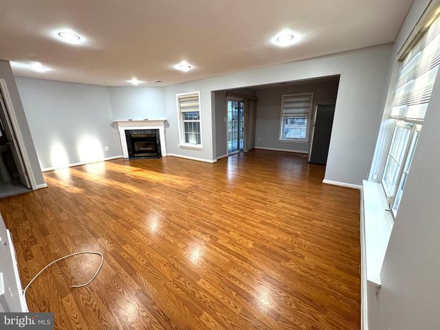 12915 STARTERS LANE, Fairfax, VA 22033