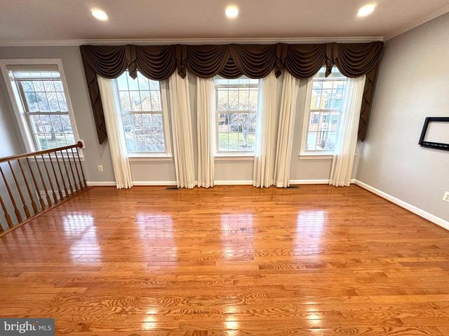 12915 STARTERS LANE, Fairfax, VA 22033