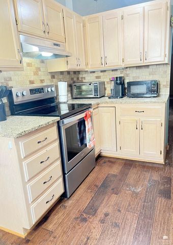 2308 Raspberry Drive, Manhattan, KS 66502