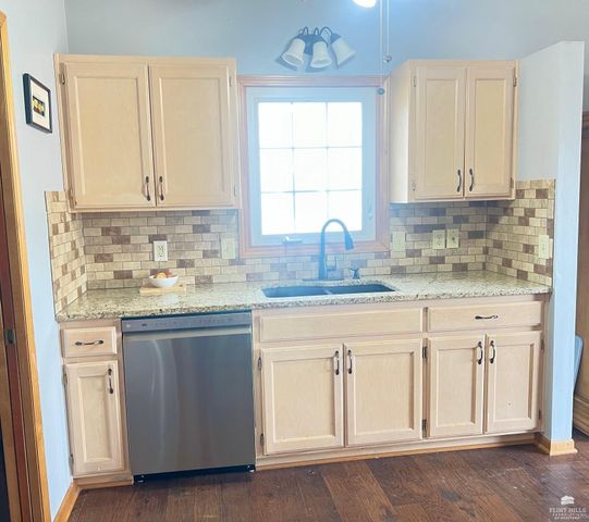 2308 Raspberry Drive, Manhattan, KS 66502