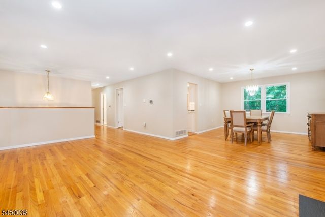 11 Southview Rd, Randolph Twp., NJ 07869