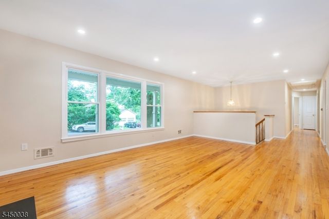 11 Southview Rd, Randolph Twp., NJ 07869