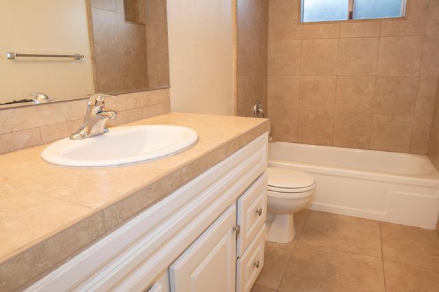 3513 W Mesa Avenue, Fresno, CA 93711
