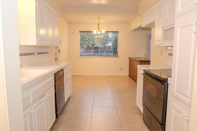 3513 W Mesa Avenue, Fresno, CA 93711