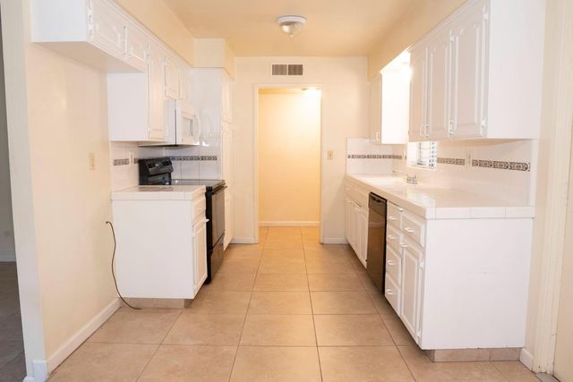 3513 W Mesa Avenue, Fresno, CA 93711