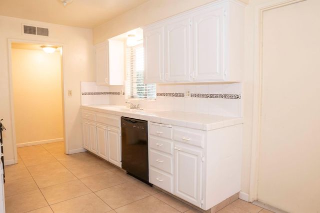 3513 W Mesa Avenue, Fresno, CA 93711