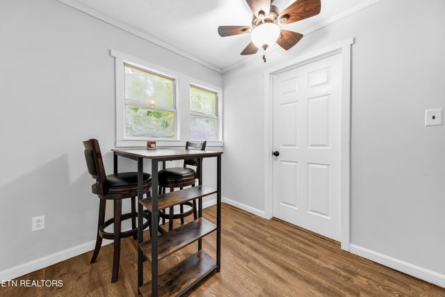 303 N Walnut St, Lenoir City, TN 37771