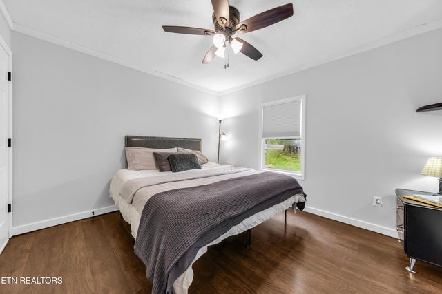303 N Walnut St, Lenoir City, TN 37771