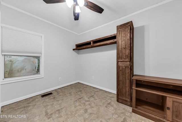 303 N Walnut St, Lenoir City, TN 37771