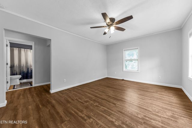 303 N Walnut St, Lenoir City, TN 37771