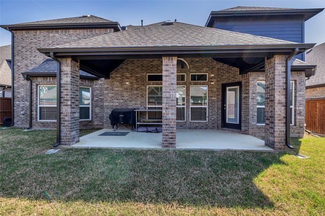 566 Long Meadow Drive, Haslet, TX 76052