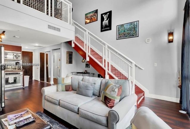 244 NE Biscayne Blvd 440, Miami, FL 33132