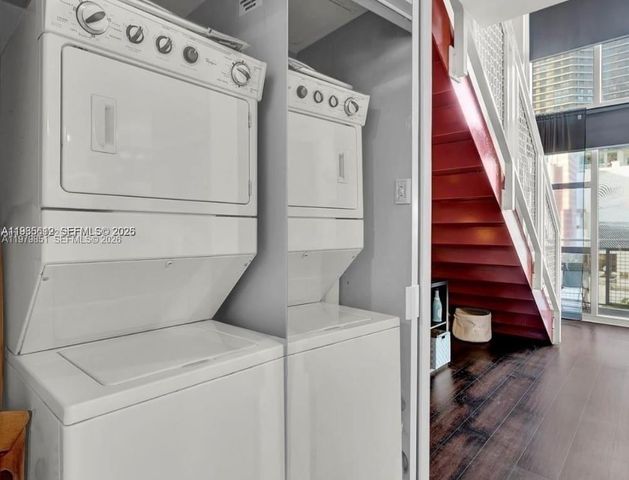 244 NE Biscayne Blvd 440, Miami, FL 33132