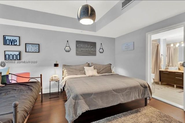 244 NE Biscayne Blvd 440, Miami, FL 33132