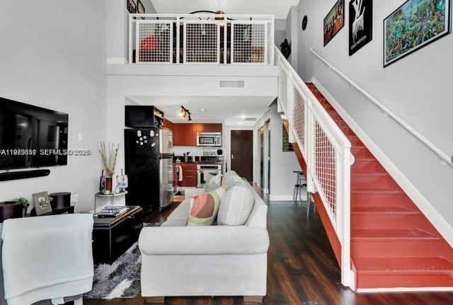 244 NE Biscayne Blvd 440, Miami, FL 33132