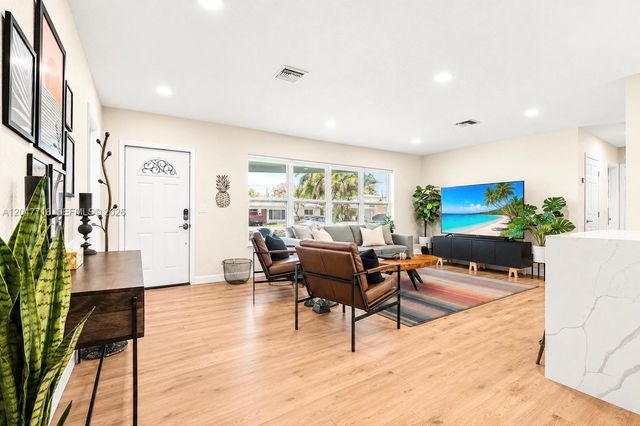 190 NE 21st St, Boca Raton, FL 33431