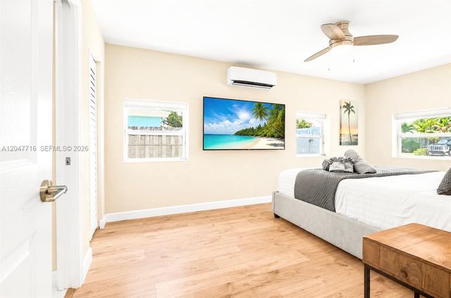 190 NE 21st St, Boca Raton, FL 33431