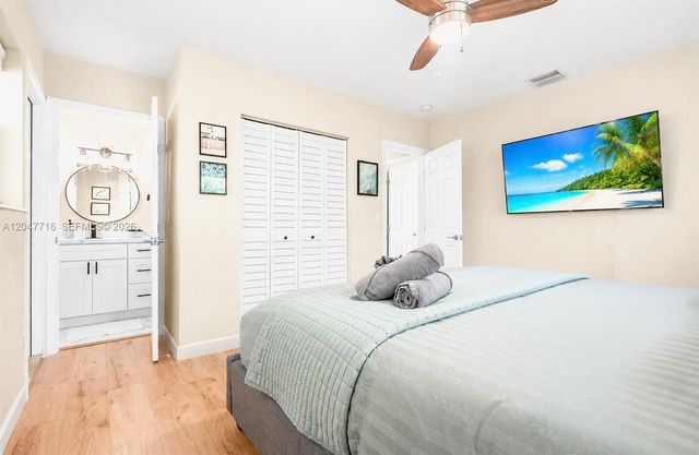 190 NE 21st St, Boca Raton, FL 33431