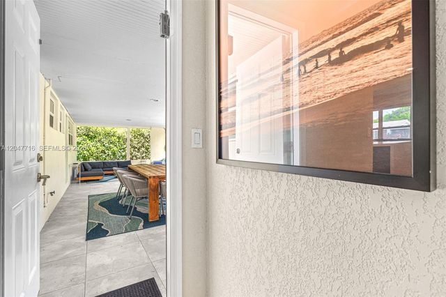 190 NE 21st St, Boca Raton, FL 33431