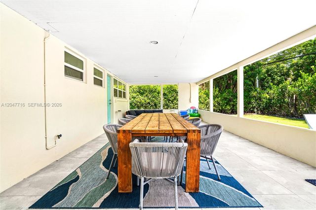 190 NE 21st St, Boca Raton, FL 33431