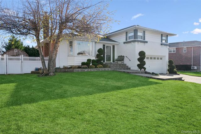 1201 Day Street, Seaford, NY 11783