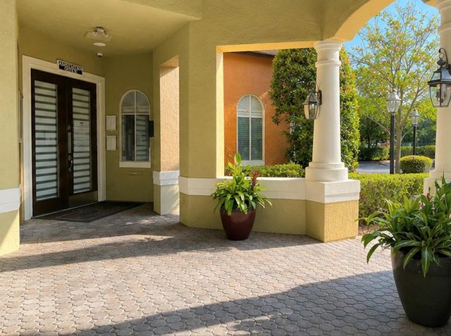 738 CREST PINES DRIVE 728, Orlando, FL 32828