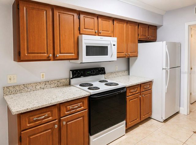 738 CREST PINES DRIVE 728, Orlando, FL 32828