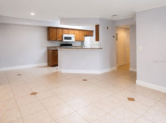 738 CREST PINES DRIVE 728, Orlando, FL 32828