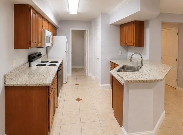 738 CREST PINES DRIVE 728, Orlando, FL 32828