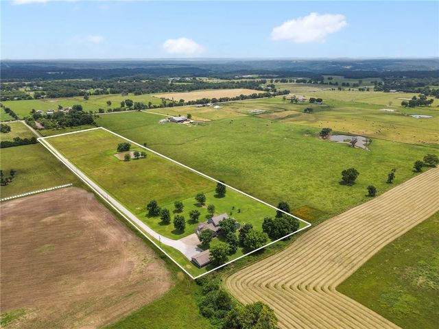 58499 S 700 Road, Watts, OK 74964