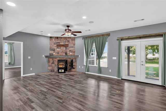 58499 S 700 Road, Watts, OK 74964