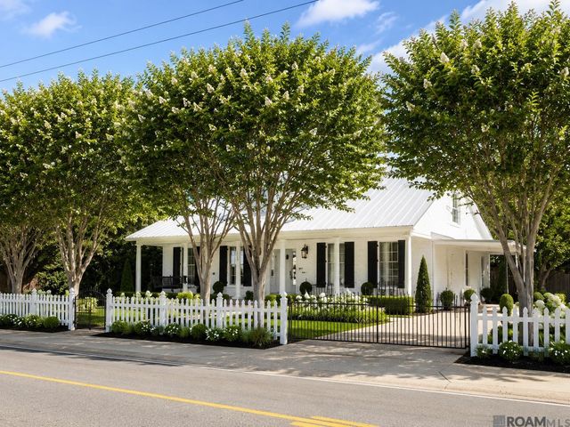 1009 E Main St, New Roads, LA 70760