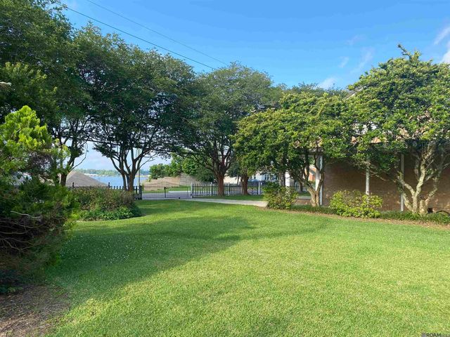 1009 E Main St, New Roads, LA 70760