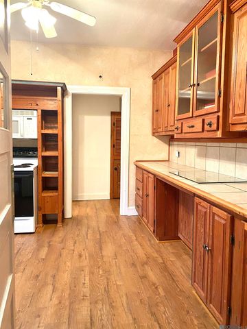 1009 E Main St, New Roads, LA 70760