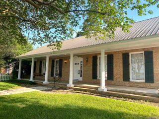 1009 E Main St, New Roads, LA 70760