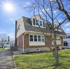 1424 BLACKROCK RD, Swarthmore, PA 19081
