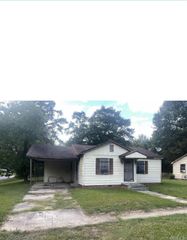 2004 S Maple St., Pine Bluff, AR 71603