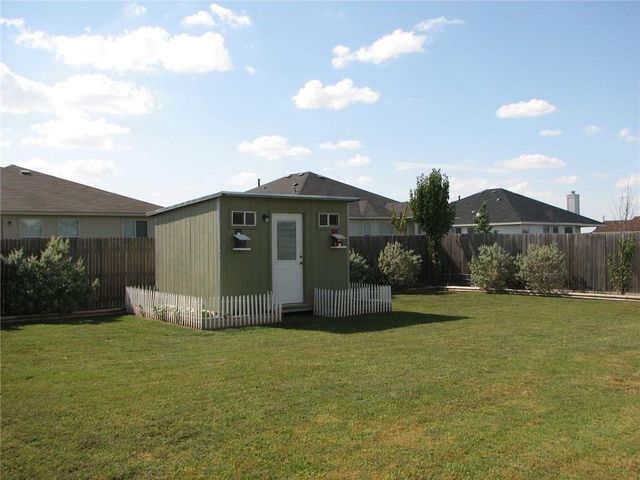 123 Bayliss ST, Hutto, TX 78634