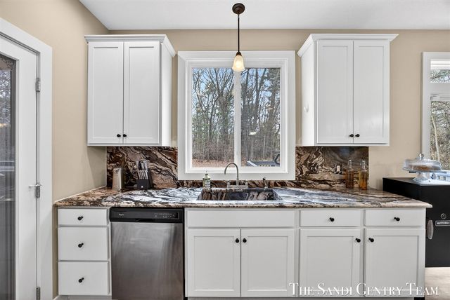 14953 Bignell Drive, Grand Haven, MI 49417