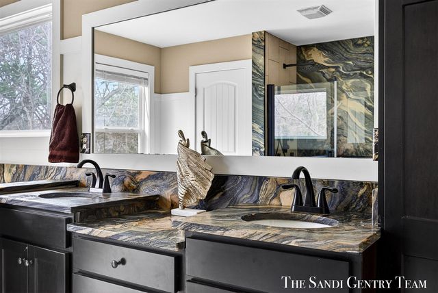 14953 Bignell Drive, Grand Haven, MI 49417