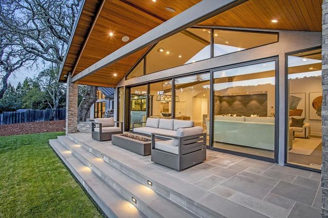 1390 Westridge Drive, Portola Valley, CA 94028