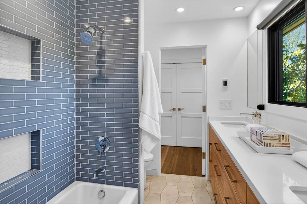 Image 29 of property listing at 1390 Westridge Drive, Portola Valley, CA 94028