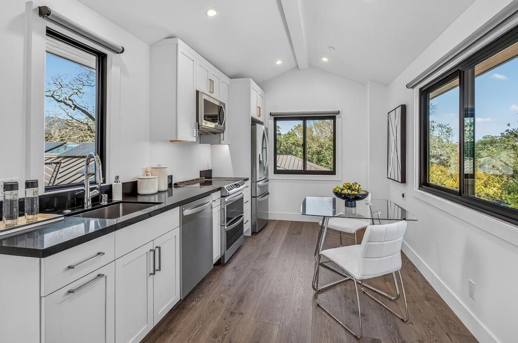 Image 42 of property listing at 1390 Westridge Drive, Portola Valley, CA 94028