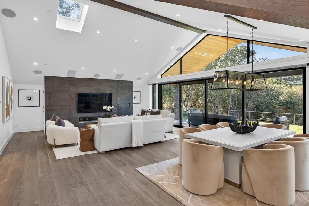 Image 6 of property listing at 1390 Westridge Drive, Portola Valley, CA 94028