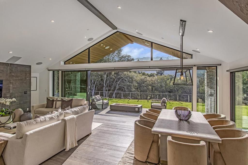 Image 8 of property listing at 1390 Westridge Drive, Portola Valley, CA 94028