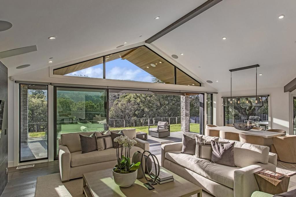 Image 9 of property listing at 1390 Westridge Drive, Portola Valley, CA 94028