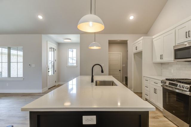 6914 13th Street, Lubbock, TX 79416