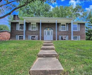 87 Glendale Drive, Glen Carbon, IL 62034