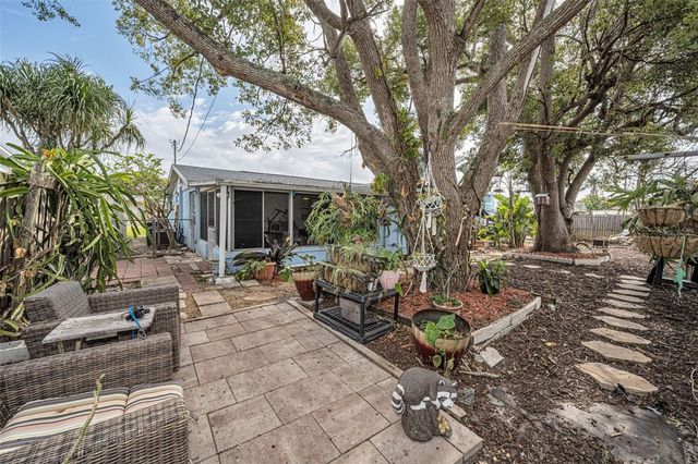 1131 ROYALWOOD DRIVE, Holiday, FL 34690